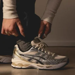 Asics GEL-Kayano 14