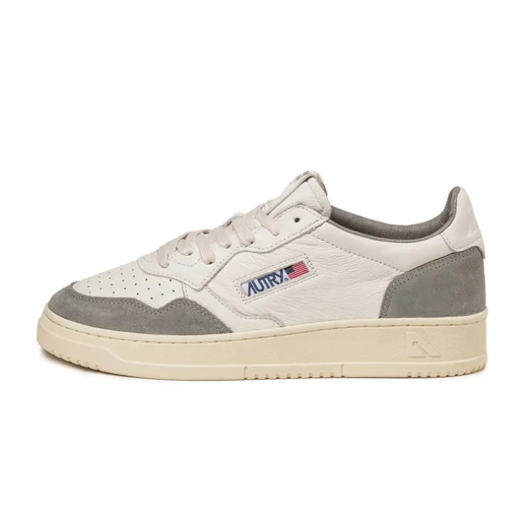 Autry Medalist *Goat / Suede*