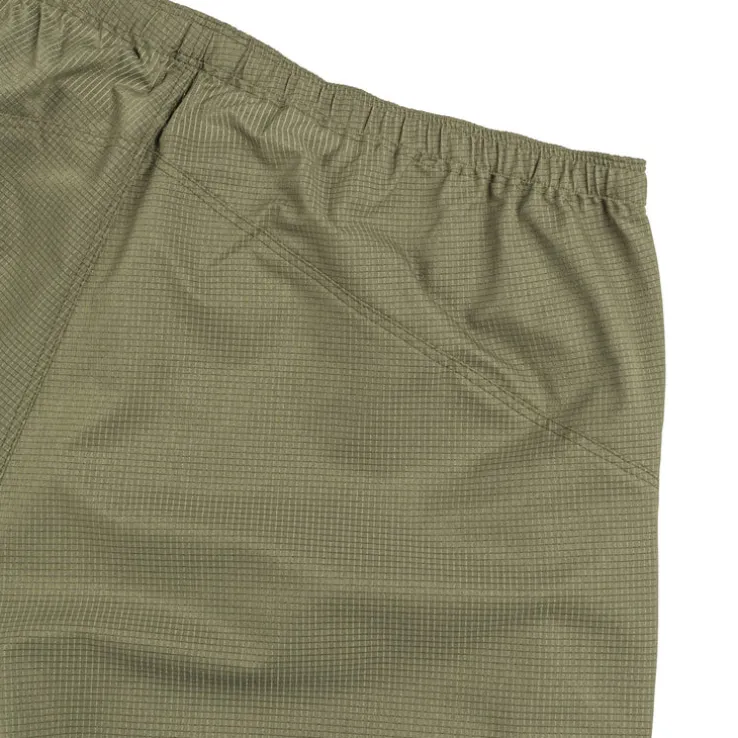Needles Warm Up Short - Cool Dots