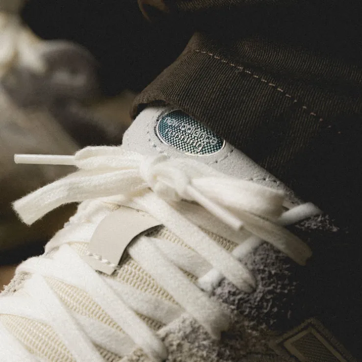 New Balance M2002REK
