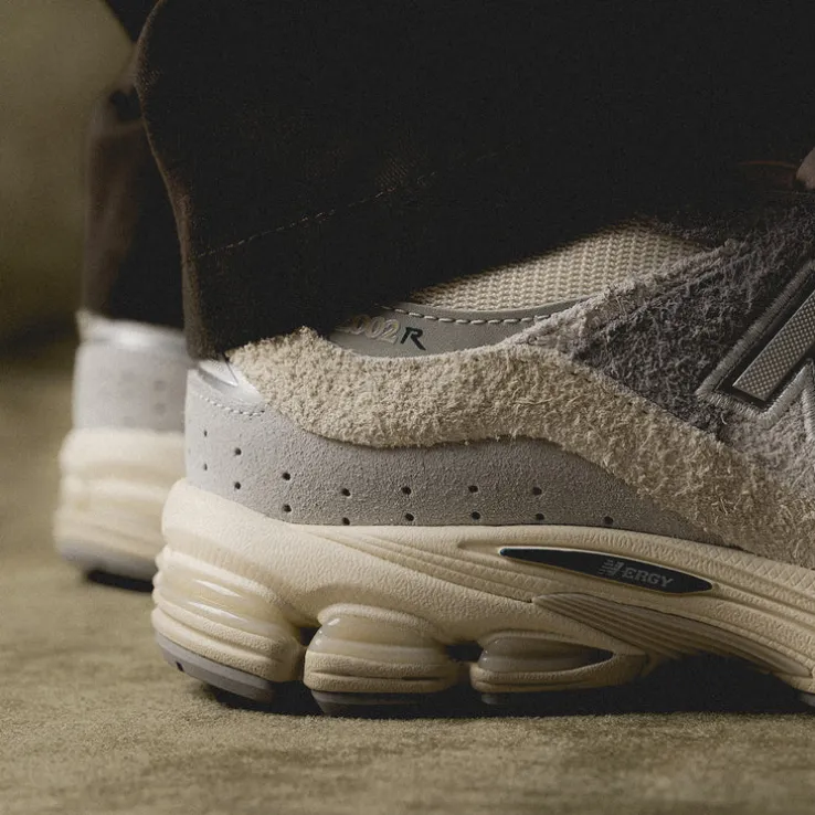 New Balance M2002REK