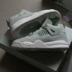 Nike Air Jordan 4 Retro *Abundance* *TD*