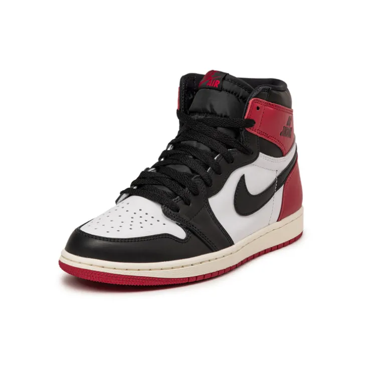 Nike Air Jordan 1 Retro High OG *Black Toe*