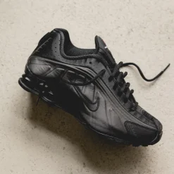 Nike Shox R4