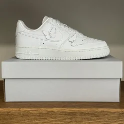 Nike Wmns Air Force 1 ’07