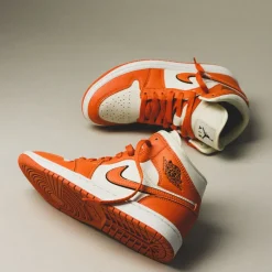 Nike Wmns Air Jordan 1 Mid SE *Sport Spice*