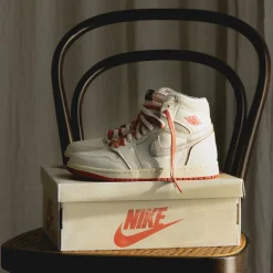 Nike Wmns Air Jordan 1 Retro High OG *Rare Air Cinnabar*