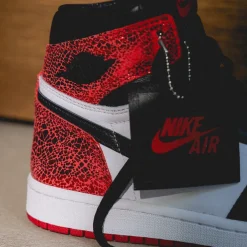 Nike Wmns Air Jordan 1 Retro High OG *Varsity Red*
