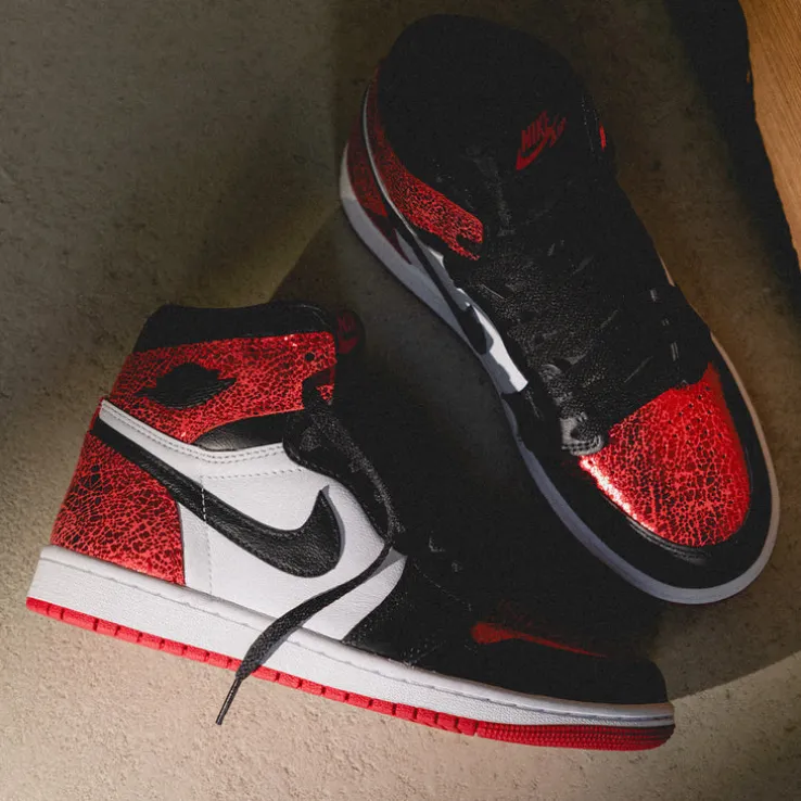 Nike Wmns Air Jordan 1 Retro High OG *Varsity Red*
