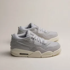 Nike Wmns Air Jordan 4 RM