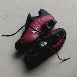Nike Wmns Shox R4