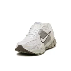 Nike Wmns Zoom Vomero 5