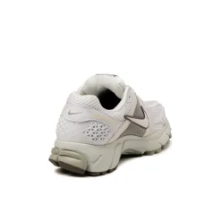 Nike Wmns Zoom Vomero 5