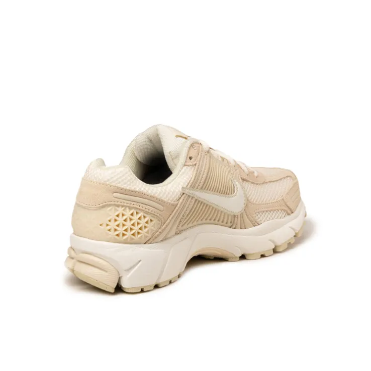 Nike Wmns Zoom Vomero 5