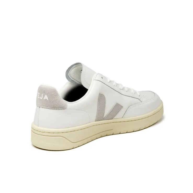 Veja V-12 Leather