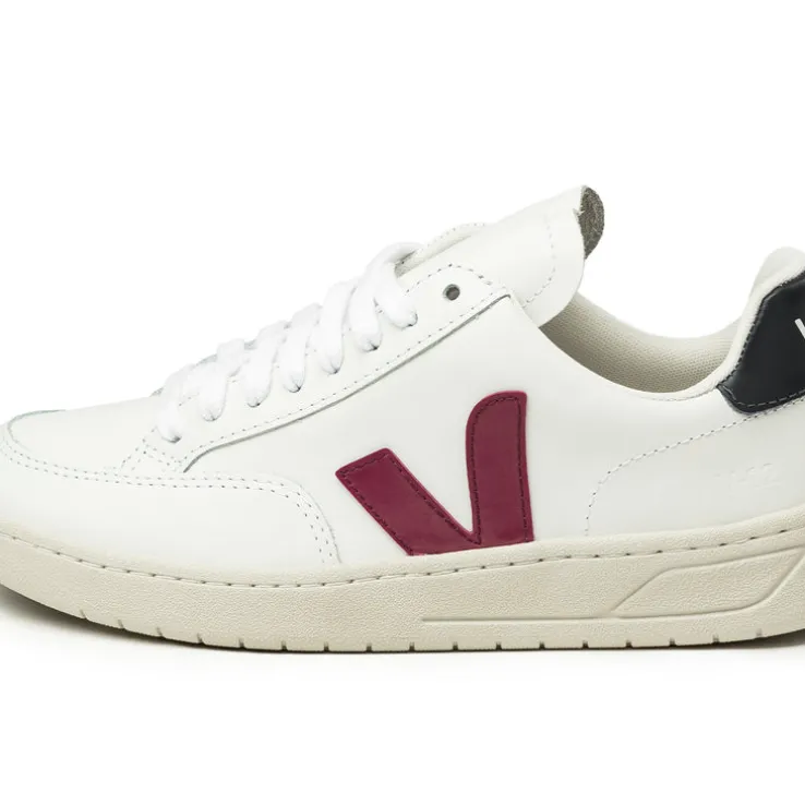 Veja V-12 Leather W
