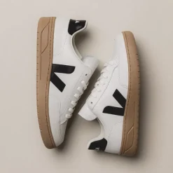 Veja V-12 Leather W
